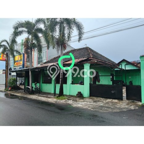 Komersial Usaha Dijual di Banjarsari Surakarta LT 590m2 & LB 300m2 Komersial Usaha Dijual di Banjarsari Surakarta LT 590m2 & LB 300m2