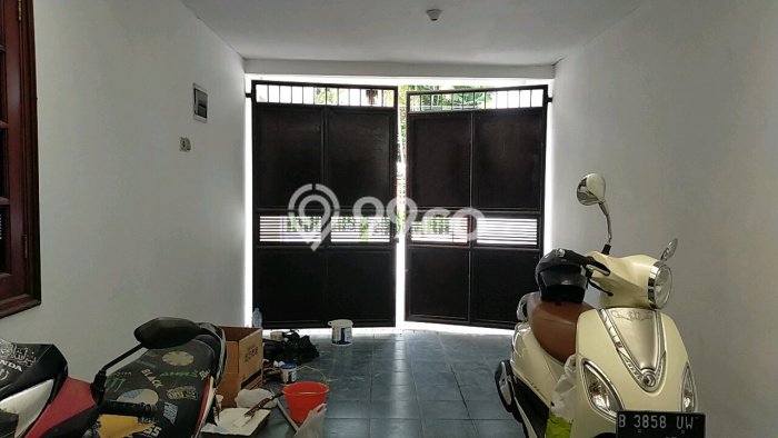 For Sale Hunian Elegan Klasik di Surabaya For Sale Hunian Elegan Klasik di Surabaya