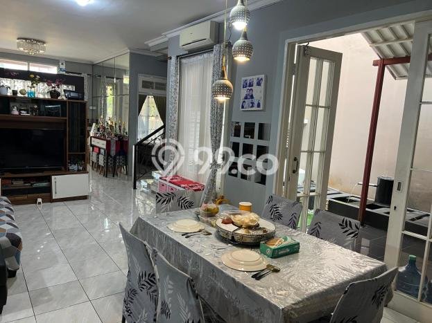Jual Rumah Luas Megah Dengan View Cantik di Cibubur, Jakarta Timur Jual Rumah Luas Megah Dengan View Cantik di Cibubur, Jakarta Timur