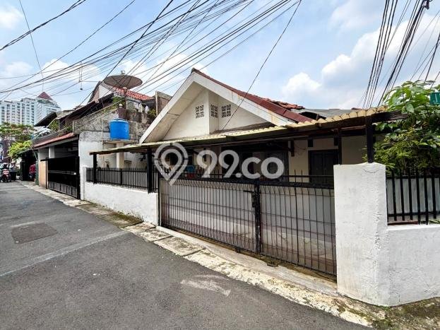 Dijual Rumah Premium dengan Fasilitas Sekitar Komplit di Tebet, Jakarta Selatan Dijual Rumah Premium dengan Fasilitas Sekitar Komplit di Tebet, Jakarta Selatan