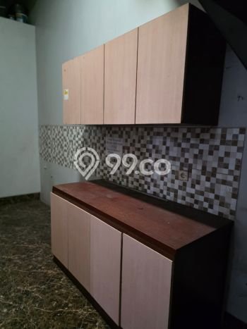 Lokasi strategis! Rumah siap pakai disewakan di Makasar LB 200m2 Lokasi strategis! Rumah siap pakai disewakan di Makasar LB 200m2