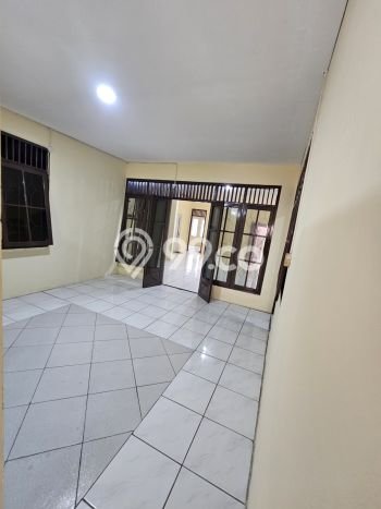 Disewakan Rumah Harga Terjangkau di Gandaria Jakarta Selatan Punya 5 Kamar Tidur Disewakan Rumah Harga Terjangkau di Gandaria Jakarta Selatan Punya 5 Kamar Tidur