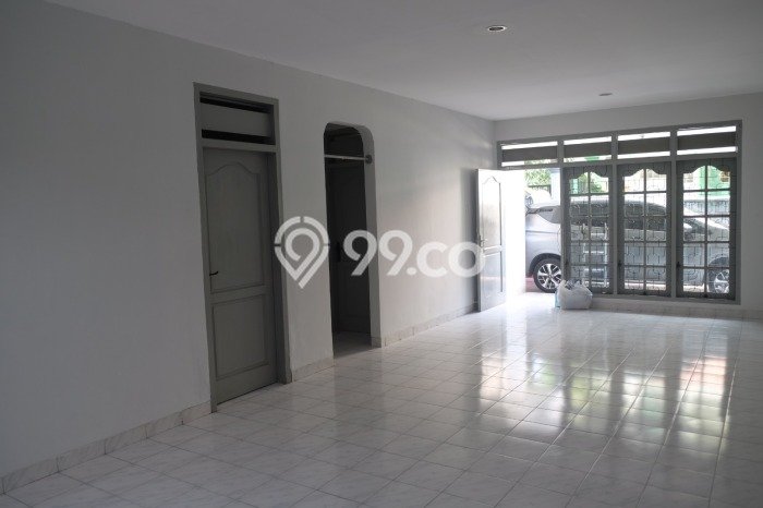Disewakan Segera Rumah Kondisi Bagus di Area Tebet, Jakarta Selatan Disewakan Segera Rumah Kondisi Bagus di Area Tebet, Jakarta Selatan