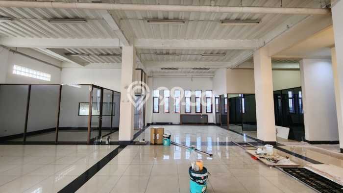 KAWASAN KOMERSIAL! Gudang For Rent di Bandung Kota, Luas 900m², Jalan Strategis KAWASAN KOMERSIAL! Gudang For Rent di Bandung Kota, Luas 900m², Jalan Strategis