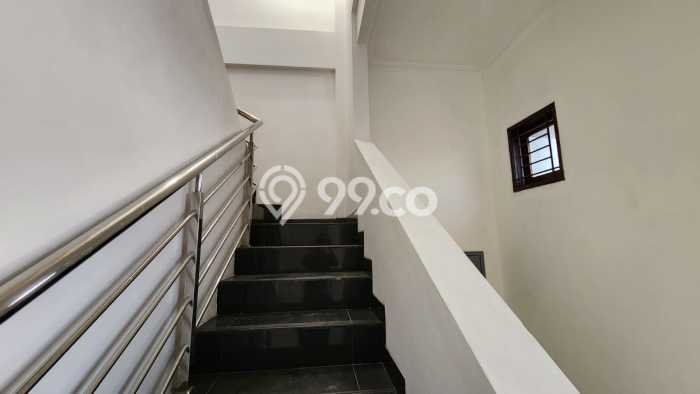KAWASAN KOMERSIAL! Gudang For Rent di Bandung Kota, Luas 900m², Jalan Strategis KAWASAN KOMERSIAL! Gudang For Rent di Bandung Kota, Luas 900m², Jalan Strategis