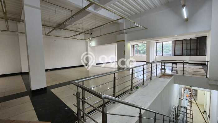 KAWASAN KOMERSIAL! Gudang For Rent di Bandung Kota, Luas 900m², Jalan Strategis KAWASAN KOMERSIAL! Gudang For Rent di Bandung Kota, Luas 900m², Jalan Strategis
