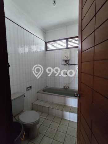 Rumah Elit Modern Tanpa Renovasi di Setiabudi Bandung Rumah Elit Modern Tanpa Renovasi di Setiabudi Bandung