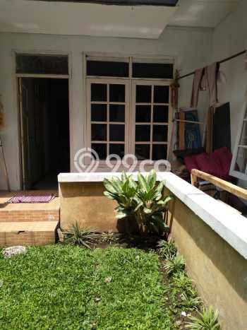 Dijual Rumah 4 Kamar Lokasi Ideal Bagus dan Strategis di Antapani Dijual Rumah 4 Kamar Lokasi Ideal Bagus dan Strategis di Antapani