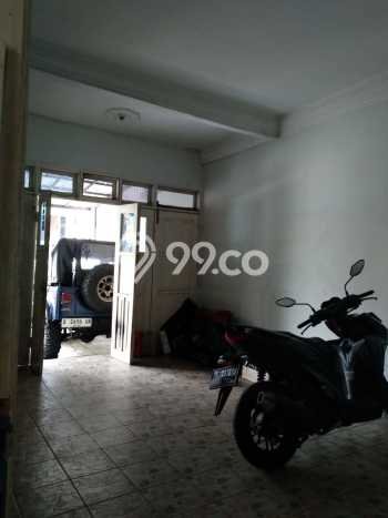 Dijual Rumah 4 Kamar Lokasi Ideal Bagus dan Strategis di Antapani Dijual Rumah 4 Kamar Lokasi Ideal Bagus dan Strategis di Antapani