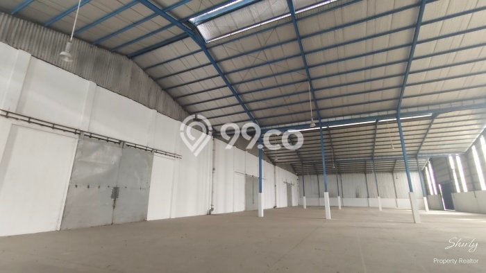Unit Gudang Disewa Lokasi Cikupa, Tangerang Spesifikasi Luas Bangunan 2204m2 Unit Gudang Disewa Lokasi Cikupa, Tangerang Spesifikasi Luas Bangunan 2204m2