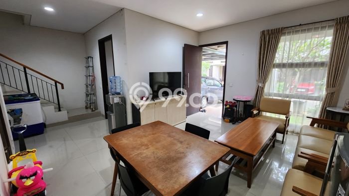 For Sale! Luxury House LT 84m2 Desain Elegan di BSD For Sale! Luxury House LT 84m2 Desain Elegan di BSD