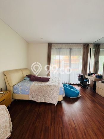 Dijual Rumah Luas Megah Dengan View Cantik di Summarecon Serpong, Tangerang Dijual Rumah Luas Megah Dengan View Cantik di Summarecon Serpong, Tangerang