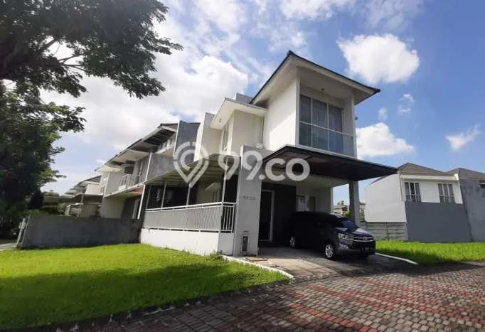 Hunian Cantik Modern Lb 135m2 di Wiyung, Surabaya Hunian Cantik Modern Lb 135m2 di Wiyung, Surabaya