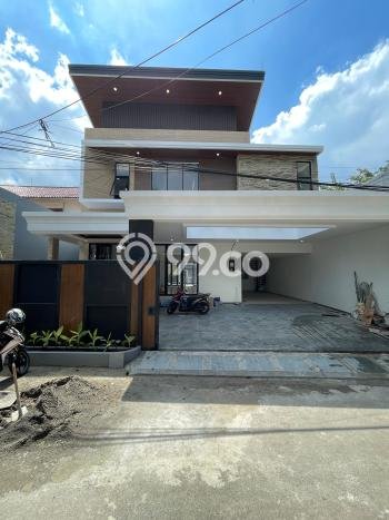 Rumah Eksklusif Siap Huni LT 307m2 di Kebayoran Baru, Jakarta Selatan Rumah Eksklusif Siap Huni LT 307m2 di Kebayoran Baru, Jakarta Selatan