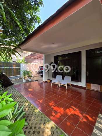 Hunian Eksklusif Dijual LT 246m2 di Kebayoran Baru, Jakarta Selatan Hunian Eksklusif Dijual LT 246m2 di Kebayoran Baru, Jakarta Selatan