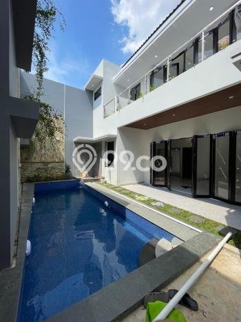 Rumah Eksklusif Siap Huni LT 307m2 di Kebayoran Baru, Jakarta Selatan Rumah Eksklusif Siap Huni LT 307m2 di Kebayoran Baru, Jakarta Selatan
