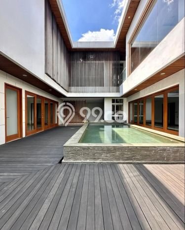 Ready to Use! Luxury House LT 489m2 Desain Modern di Pondok Indah Ready to Use! Luxury House LT 489m2 Desain Modern di Pondok Indah