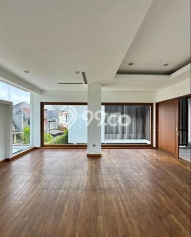 Ready to Use! Luxury House LT 489m2 Desain Modern di Pondok Indah Ready to Use! Luxury House LT 489m2 Desain Modern di Pondok Indah
