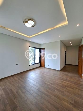 Ready to Use! Premium House LT 200m2 Desain Elegan di Setiabudi Ready to Use! Premium House LT 200m2 Desain Elegan di Setiabudi
