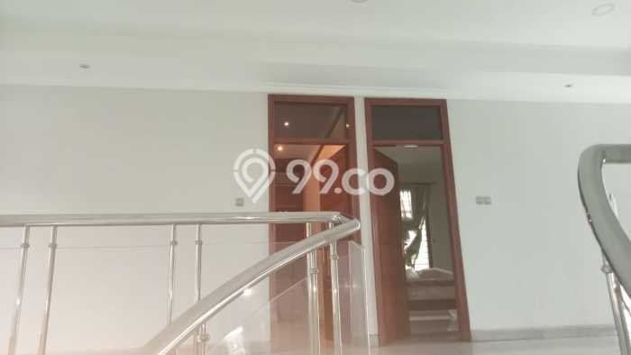 Hunian Mewah LB 340m2 Siap Pakai Desain Elegan di Modernland, Tangerang Hunian Mewah LB 340m2 Siap Pakai Desain Elegan di Modernland, Tangerang