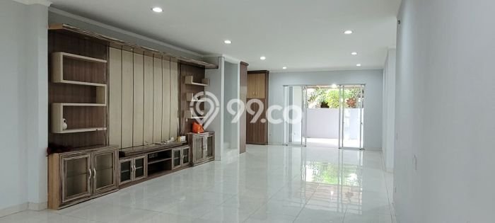Disewakan! Rumah 4 Kamar Tidur &
4 Kamar Mandi di BSD City, Tangerang Disewakan! Rumah 4 Kamar Tidur &
4 Kamar Mandi di BSD City, Tangerang