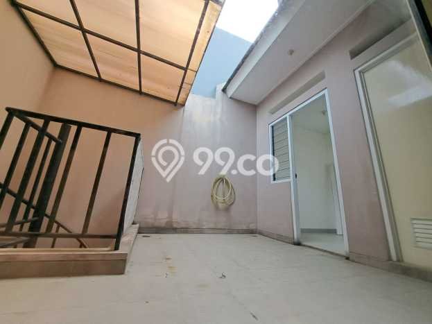 Rumah Eksklusif lokasi Suvarna Sutera, Tangerang, Luas 250m² LB 171m² Rumah Eksklusif lokasi Suvarna Sutera, Tangerang, Luas 250m² LB 171m²