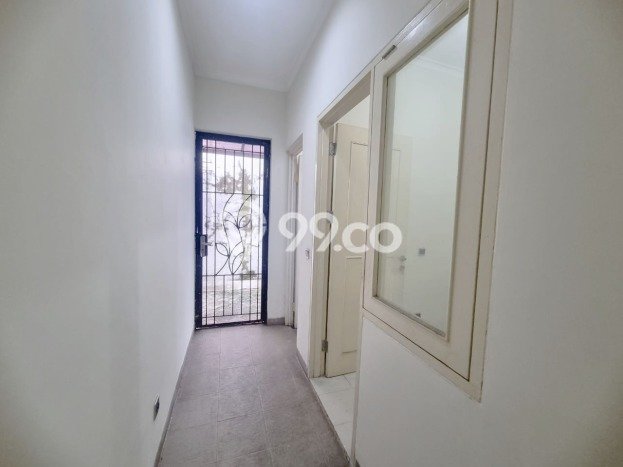 Rumah area Gading Serpong, 4 KT, Area Asri, Luas 180m² Bangunan 200m² Rumah area Gading Serpong, 4 KT, Area Asri, Luas 180m² Bangunan 200m²