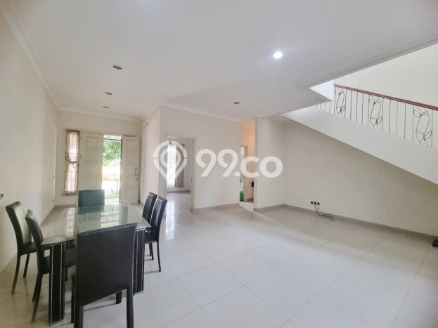Rumah area Gading Serpong, 4 KT, Area Asri, Luas 180m² Bangunan 200m² Rumah area Gading Serpong, 4 KT, Area Asri, Luas 180m² Bangunan 200m²