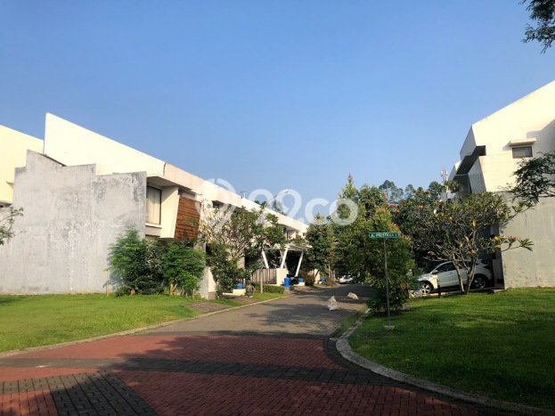 Rumah di BSD, Lingkungan Asri, 3 KM Rumah di BSD, Lingkungan Asri, 3 KM
