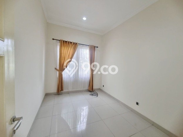 Rumah area Gading Serpong, 4 KT, Area Asri, Luas 180m² Bangunan 200m² Rumah area Gading Serpong, 4 KT, Area Asri, Luas 180m² Bangunan 200m²