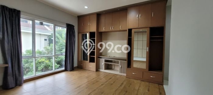 Disewakan! Rumah 4 Kamar Tidur &
4 Kamar Mandi di BSD City, Tangerang Disewakan! Rumah 4 Kamar Tidur &
4 Kamar Mandi di BSD City, Tangerang