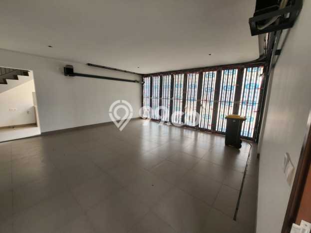 Rumah Bagus Disewakan di BSD City, Tangerang LT 495m2, LB 545m2 Rumah Bagus Disewakan di BSD City, Tangerang LT 495m2, LB 545m2