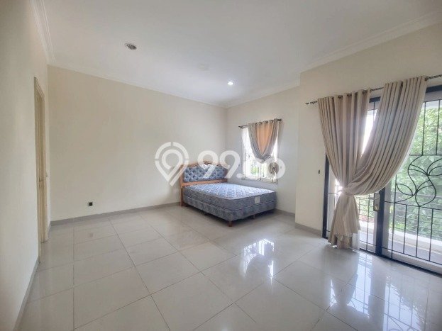 Rumah area Gading Serpong, 4 KT, Area Asri, Luas 180m² Bangunan 200m² Rumah area Gading Serpong, 4 KT, Area Asri, Luas 180m² Bangunan 200m²
