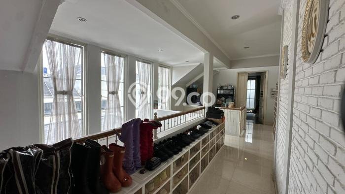 Jual Rumah Mewah Elegan Dengan View Eksklusif di Cirendeu, Jakarta Selatan Jual Rumah Mewah Elegan Dengan View Eksklusif di Cirendeu, Jakarta Selatan