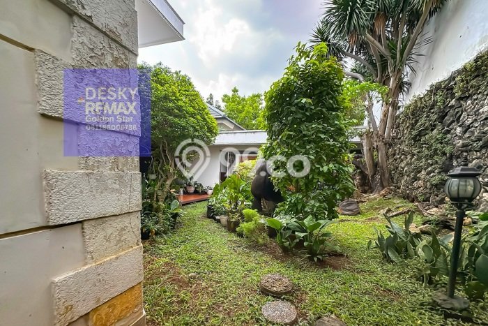 Rumah Eksklusif Siap Huni LT 885m2 di Menteng, Jakarta Pusat Rumah Eksklusif Siap Huni LT 885m2 di Menteng, Jakarta Pusat