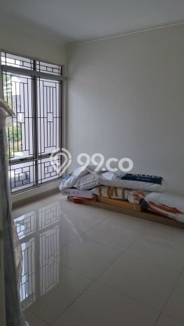 Hunian Mewah LB 170m2 Siap Huni Desain Elegan di Suvarna Sutera, Tangerang Hunian Mewah LB 170m2 Siap Huni Desain Elegan di Suvarna Sutera, Tangerang