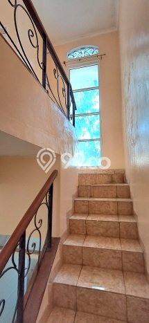 Disewakan Rumah Harga Terjangkau di Gading Serpong Tangerang Punya 5 Kamar Tidur Disewakan Rumah Harga Terjangkau di Gading Serpong Tangerang Punya 5 Kamar Tidur