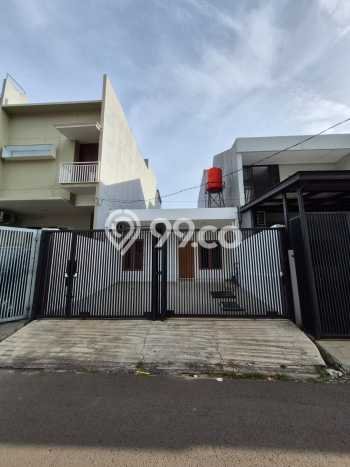 Disewakan! Rumah 2 Kamar Tidur &
1 Kamar Mandi di Sunter, Jakarta Utara Disewakan! Rumah 2 Kamar Tidur &
1 Kamar Mandi di Sunter, Jakarta Utara