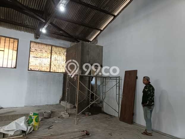 Disewakan Gudang di Kawasan Ramai Penggilingan Luas 180m2 Disewakan Gudang di Kawasan Ramai Penggilingan Luas 180m2