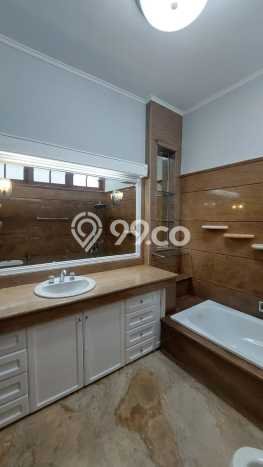 Hunian Modern Disewakan 8 Kamar di Menteng Boleh Nego Hunian Modern Disewakan 8 Kamar di Menteng Boleh Nego