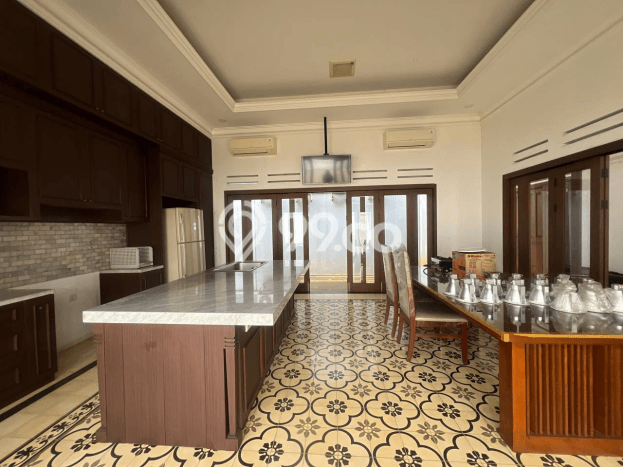 Sewa Rumah Modern di Menteng Harga Rp 750 Juta/ Tahun Sewa Rumah Modern di Menteng Harga Rp 750 Juta/ Tahun
