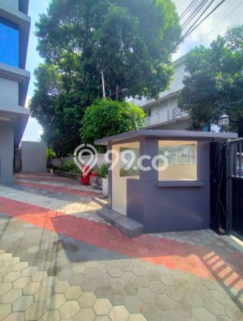 Lokasi Strategis! Dijual Kantor Bisnis di Kebayoran Lama, Jakarta Selatan Kondisi Baik Lokasi Strategis! Dijual Kantor Bisnis di Kebayoran Lama, Jakarta Selatan Kondisi Baik