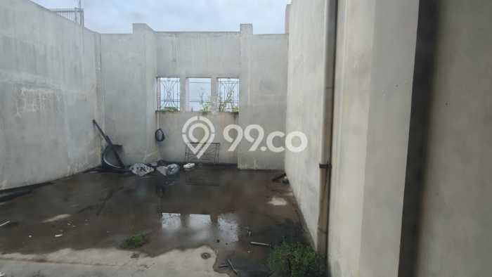Disewakan Ruko komersial di Sragen luas bangunan 180m2 Disewakan Ruko komersial di Sragen luas bangunan 180m2