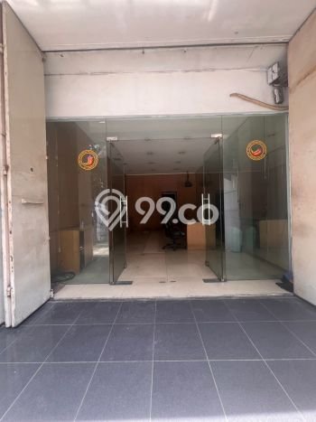 Lokasi Strategis! Dijual Kantor Bisnis di Kebayoran Baru, Jakarta Selatan Kondisi Baik Lokasi Strategis! Dijual Kantor Bisnis di Kebayoran Baru, Jakarta Selatan Kondisi Baik