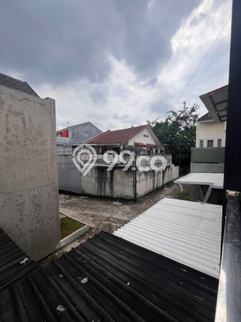 Rumah Strategis Minimalis Lb 135m2 di Ciracas, Jakarta Timur Rumah Strategis Minimalis Lb 135m2 di Ciracas, Jakarta Timur