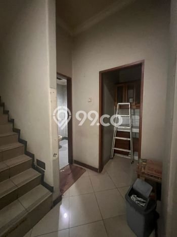 Lokasi Strategis! Dijual Kantor Bisnis di Kebayoran Baru, Jakarta Selatan Kondisi Baik Lokasi Strategis! Dijual Kantor Bisnis di Kebayoran Baru, Jakarta Selatan Kondisi Baik