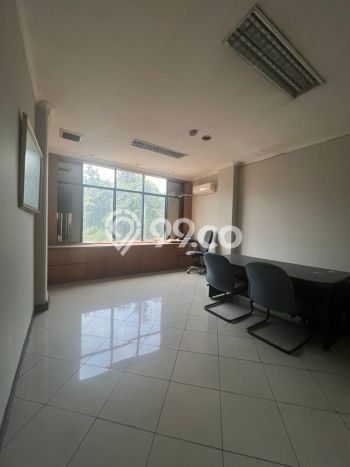 Lokasi Strategis! Dijual Kantor Bisnis di Kebayoran Baru, Jakarta Selatan Kondisi Baik Lokasi Strategis! Dijual Kantor Bisnis di Kebayoran Baru, Jakarta Selatan Kondisi Baik