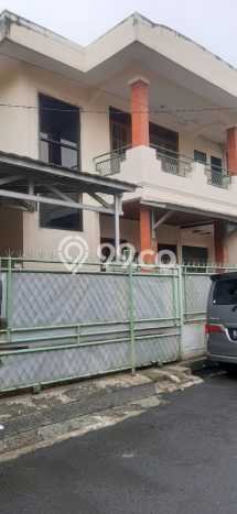 Rumah Modern Cantik 5 KT Bisa Langsung Pindah di Ciputat Timur Rumah Modern Cantik 5 KT Bisa Langsung Pindah di Ciputat Timur