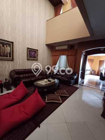 Rumah Luxury Modern Tanpa Renovasi di Pejaten Jakarta Selatan Rumah Luxury Modern Tanpa Renovasi di Pejaten Jakarta Selatan