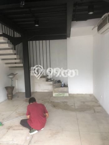 FOR RENT! Ruko di Kerobokan Cocok untuk Bisnis 100m2 FOR RENT! Ruko di Kerobokan Cocok untuk Bisnis 100m2